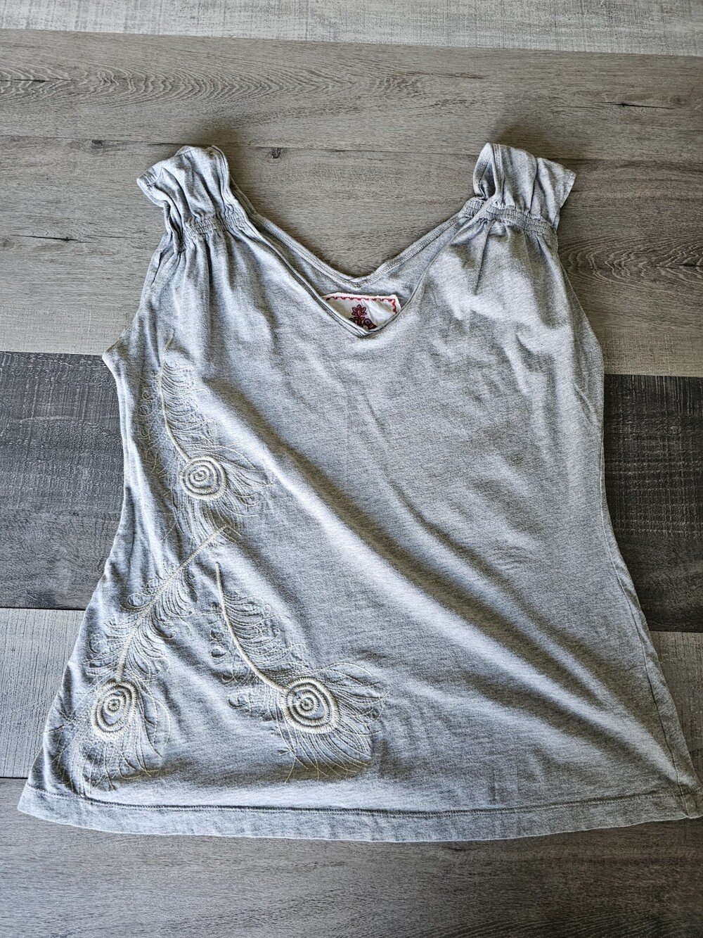 Johnny Was Tank Top Size L Gray Embroider Peacock Bohemian V Neck
